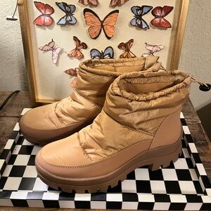 Lucky Brand Tan Winter Puffer Rain Boots